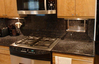 Maple Kitchen Cabinets Pictures on Kitchen Countertops And Backsplashes In Naperville In This Kitchen